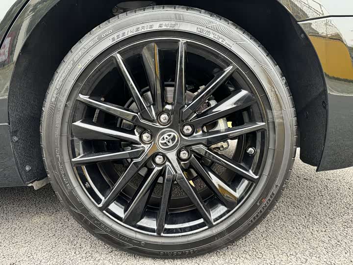 Фото 8 - Toyota Avalon