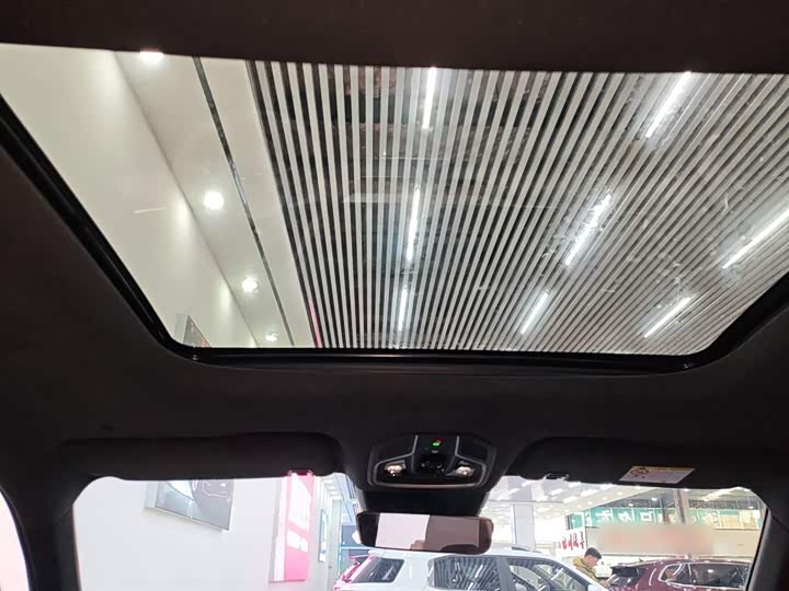 Фото 8 - Geely Monjaro