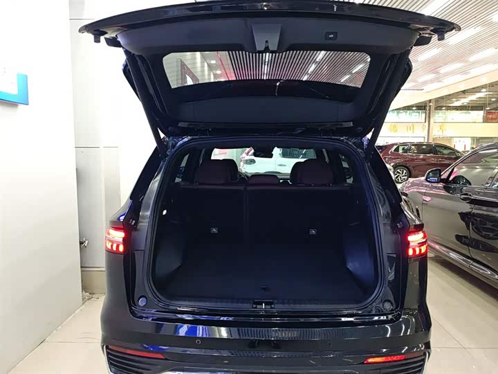 Фото 9 - Geely Monjaro