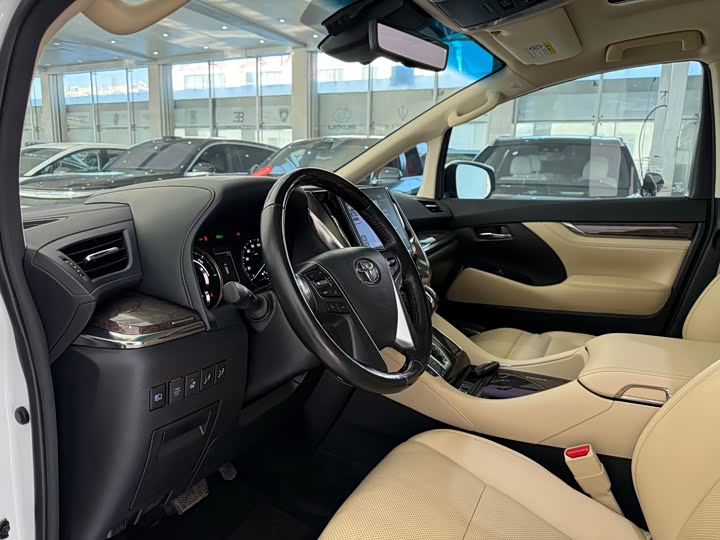 Фото 6 - Toyota Vellfire