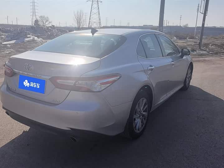 Фото 3 - Toyota Camry