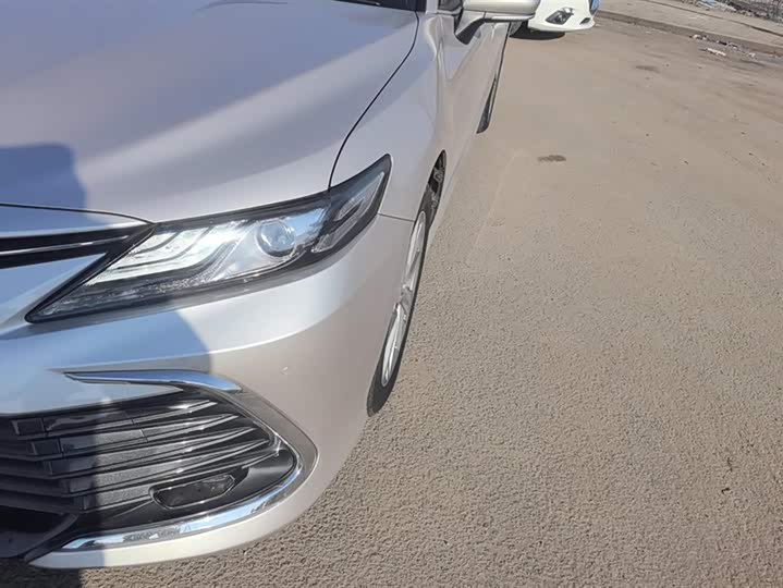 Фото 5 - Toyota Camry