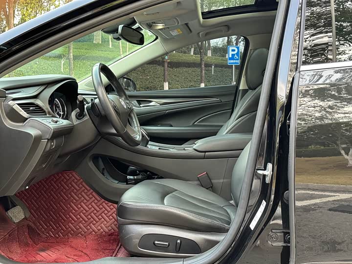 Фото 8 - Buick LaCrosse