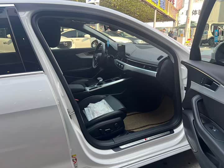 Фото 7 - Audi A4L