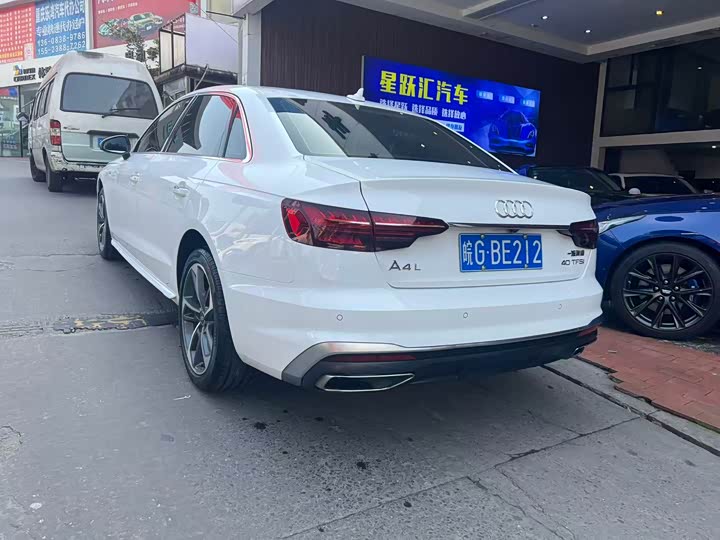 Фото 9 - Audi A4L