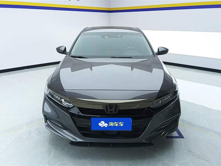 Фото 2 - Honda Accord