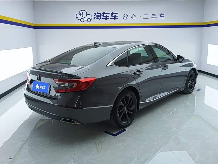 Фото 3 - Honda Accord