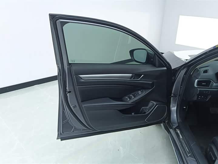 Фото 7 - Honda Accord