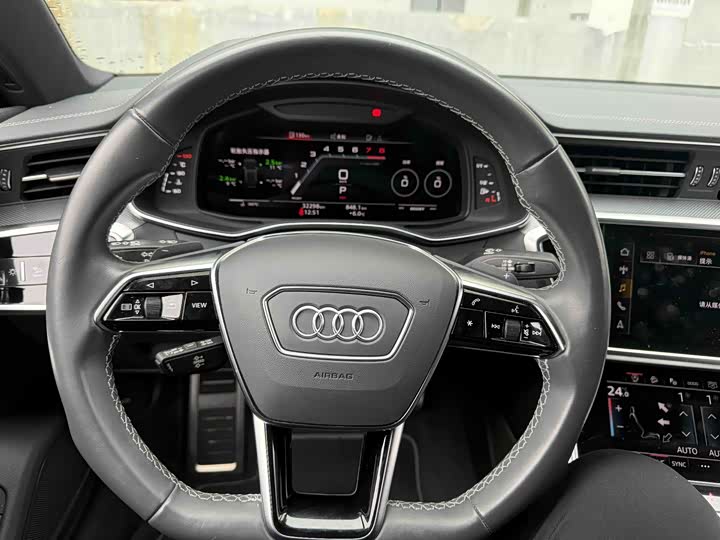Фото 3 - Audi A7L