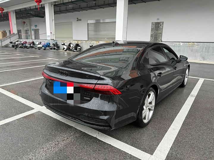 Фото 4 - Audi A7L