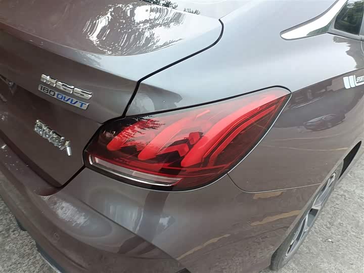 Фото 8 - MG Motor 5