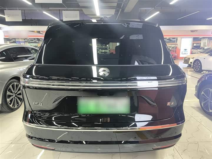 Фото 6 - Nio ES8