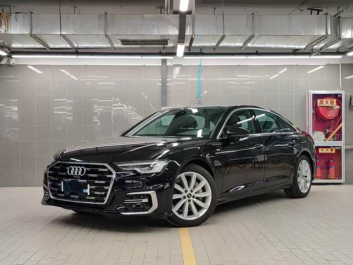 Фото 1 - Audi A6L