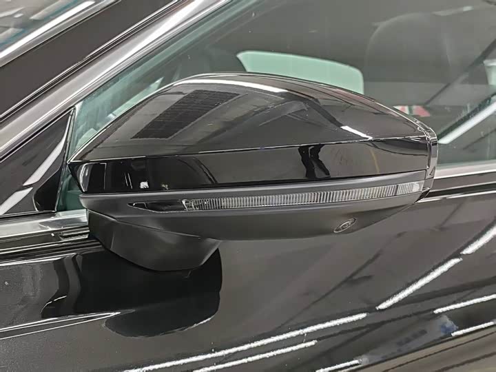 Фото 4 - Audi A6L