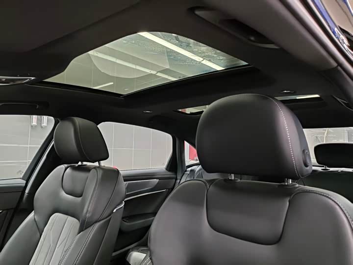 Фото 6 - Audi A6L