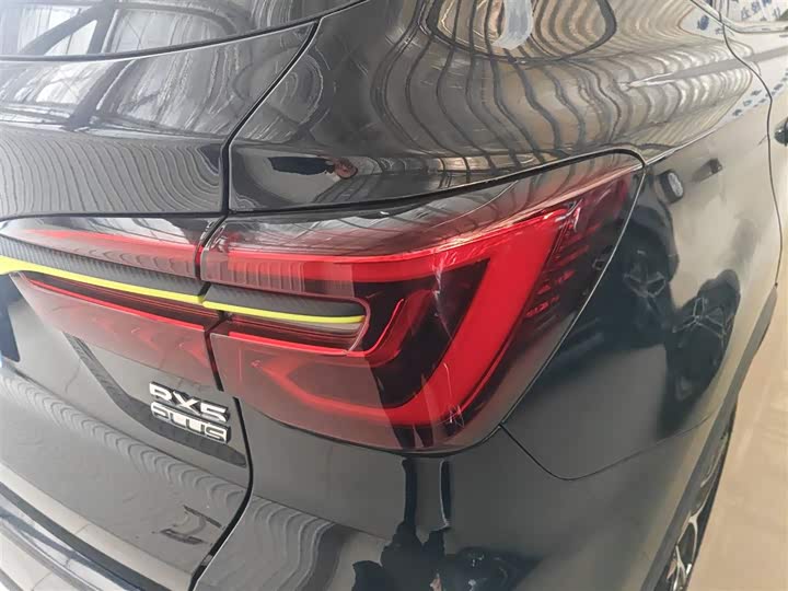 Фото 8 - Roewe RX5