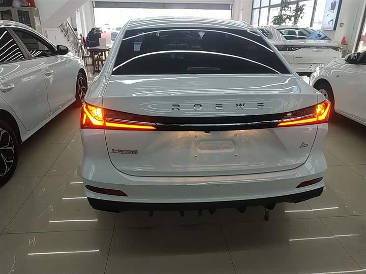 Фото 6 - Roewe i5