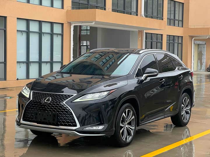 Фото 3 - Lexus RX