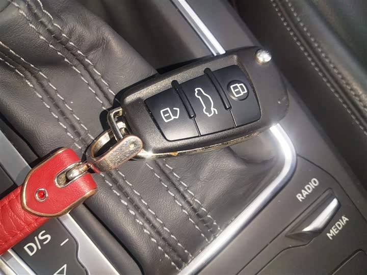 Фото 9 - Audi Q2L