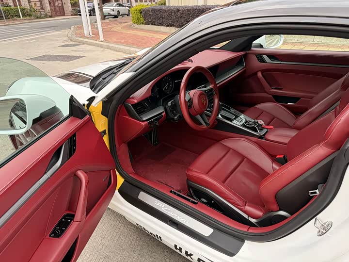 Фото 4 - Porsche 911