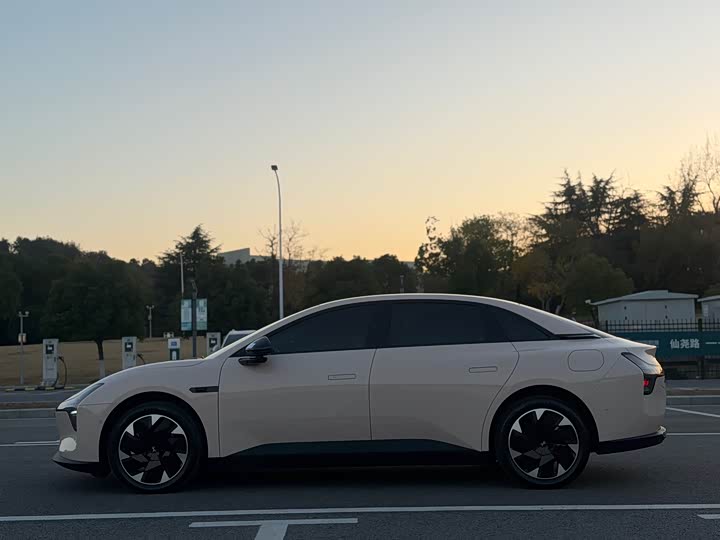 Фото 4 - XPeng Mona M03