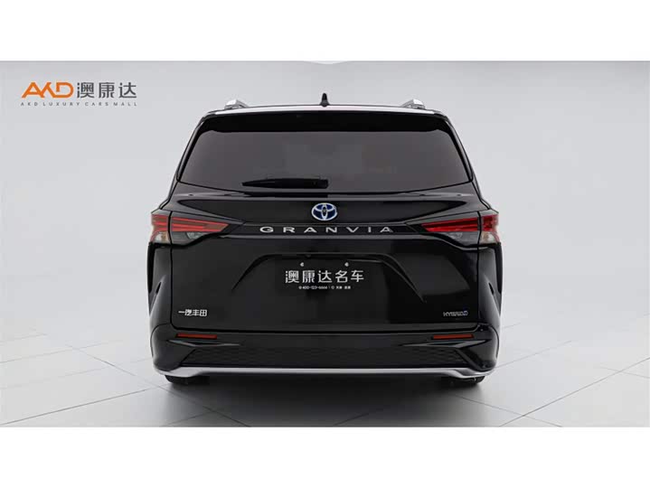 Фото 4 - Toyota Granvia