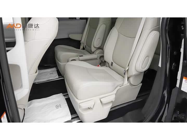 Фото 7 - Toyota Granvia