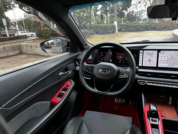 Фото 8 - Geely Binrui