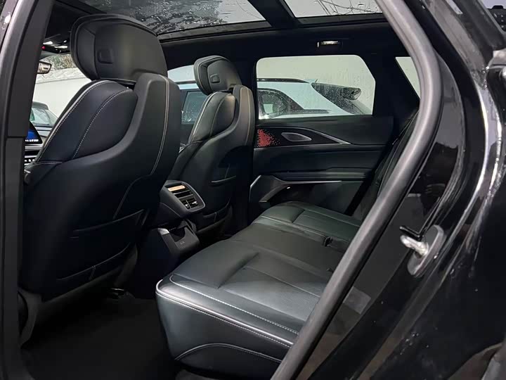 Фото 6 - Cadillac Lyriq