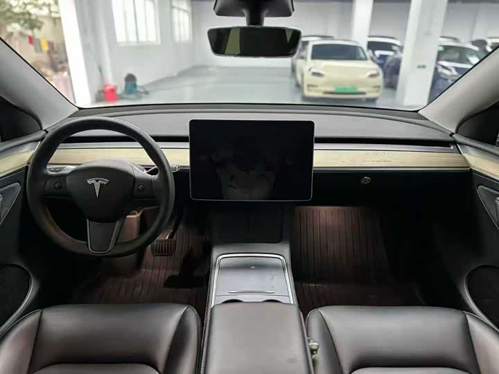 Фото 6 - Tesla Model Y