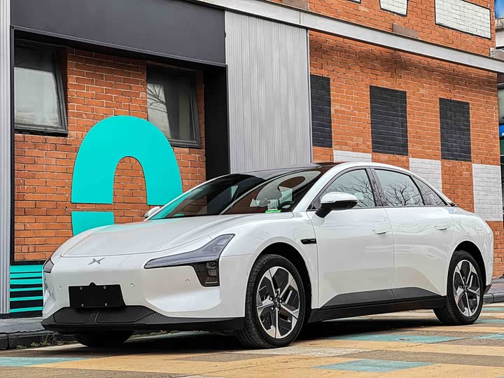 Фото 1 - XPeng Mona M03