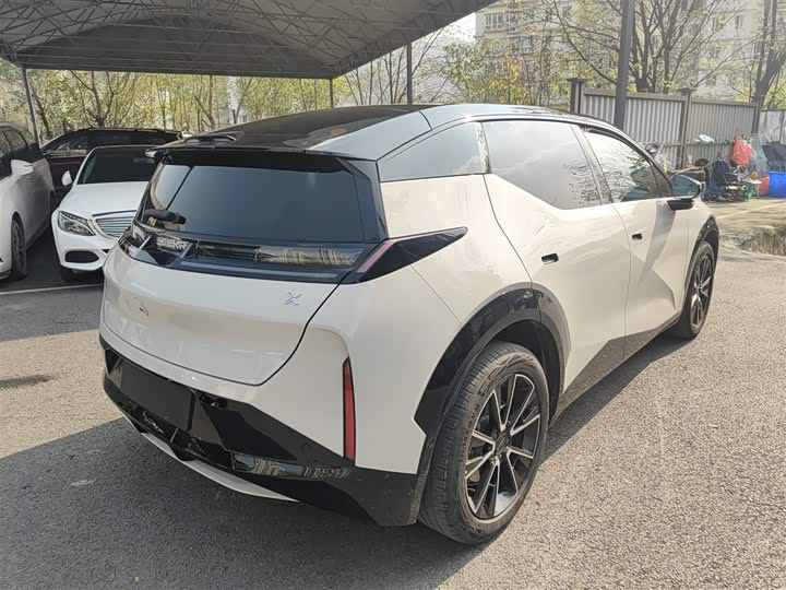 Фото 7 - Zeekr X