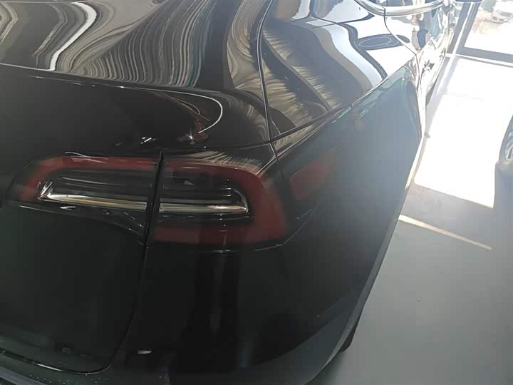 Фото 8 - Tesla Model Y