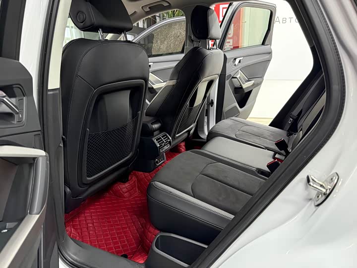 Фото 8 - Audi Q3