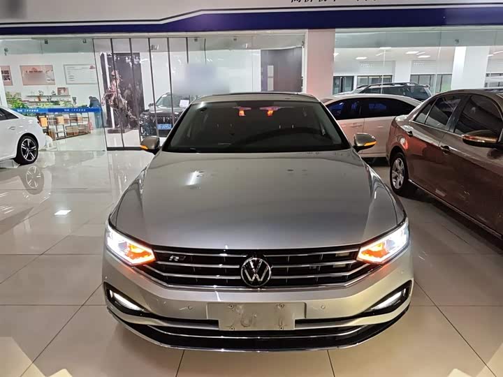 Фото 3 - Volkswagen Magotan