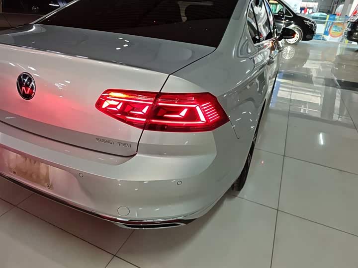 Фото 8 - Volkswagen Magotan