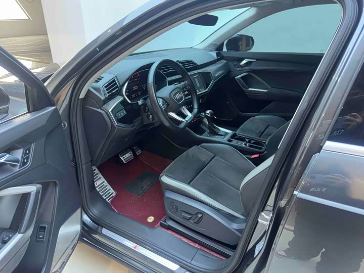 Фото 9 - Audi Q3