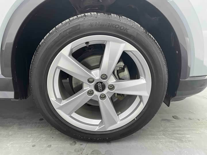 Фото 8 - Audi Q2L