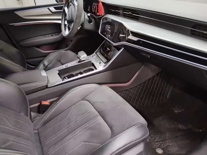 Фото 6 - Audi A7L