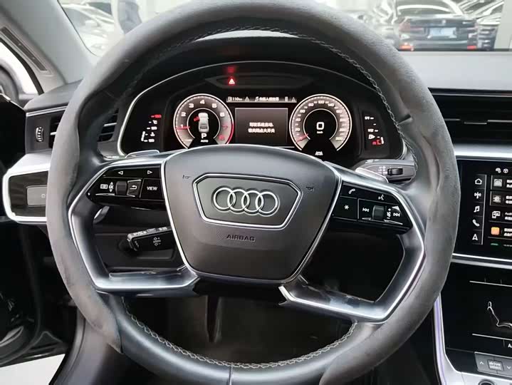 Фото 7 - Audi A7L