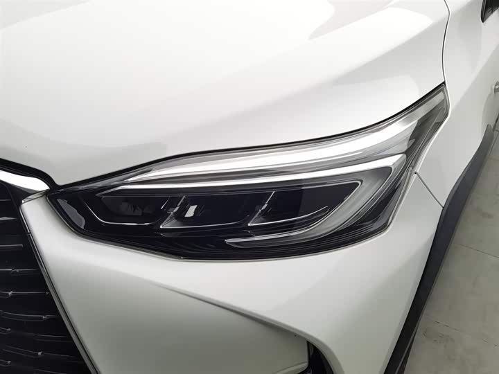 Фото 7 - Toyota Yaris L Hatchback