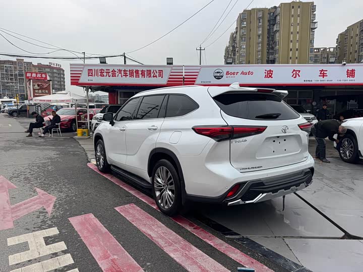 Фото 3 - Toyota Highlander