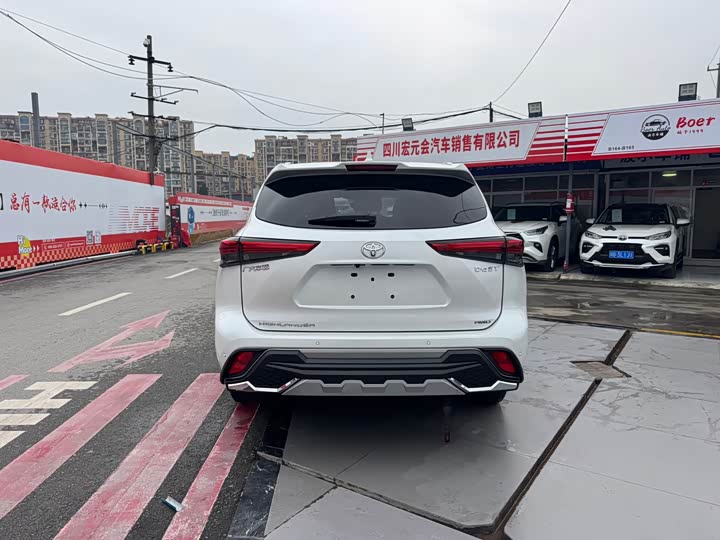 Фото 4 - Toyota Highlander