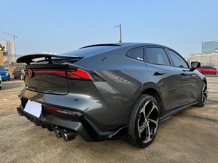 Фото 4 - Changan UNI-V