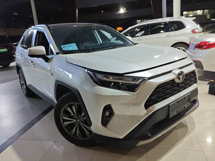 Фото 3 - Toyota RAV4