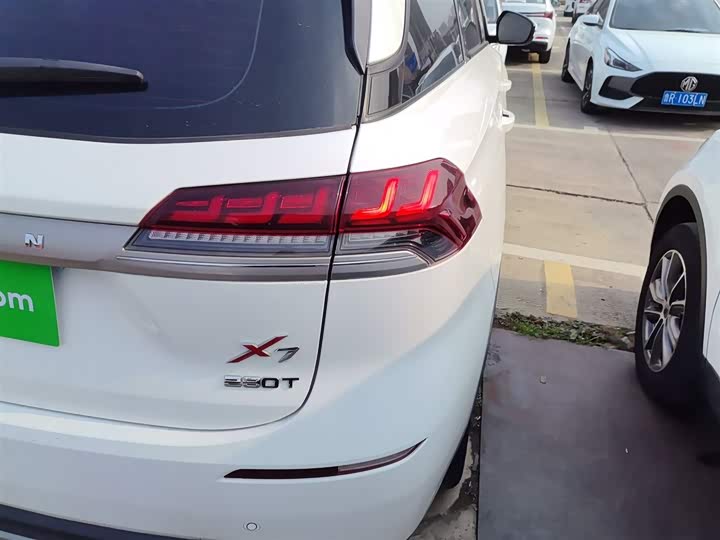 Фото 8 - Changan Oshan X7