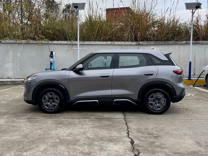 Фото 3 - BYD Yuan Up