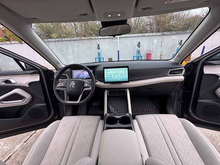 Фото 8 - BYD Yuan Up