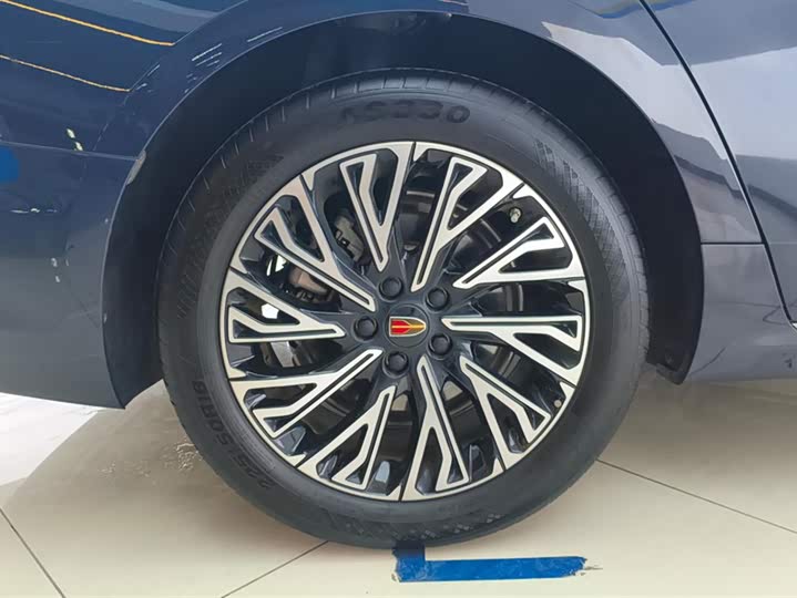 Фото 6 - Hongqi H5