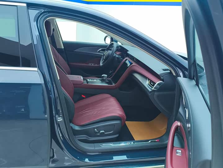 Фото 8 - Hongqi H5